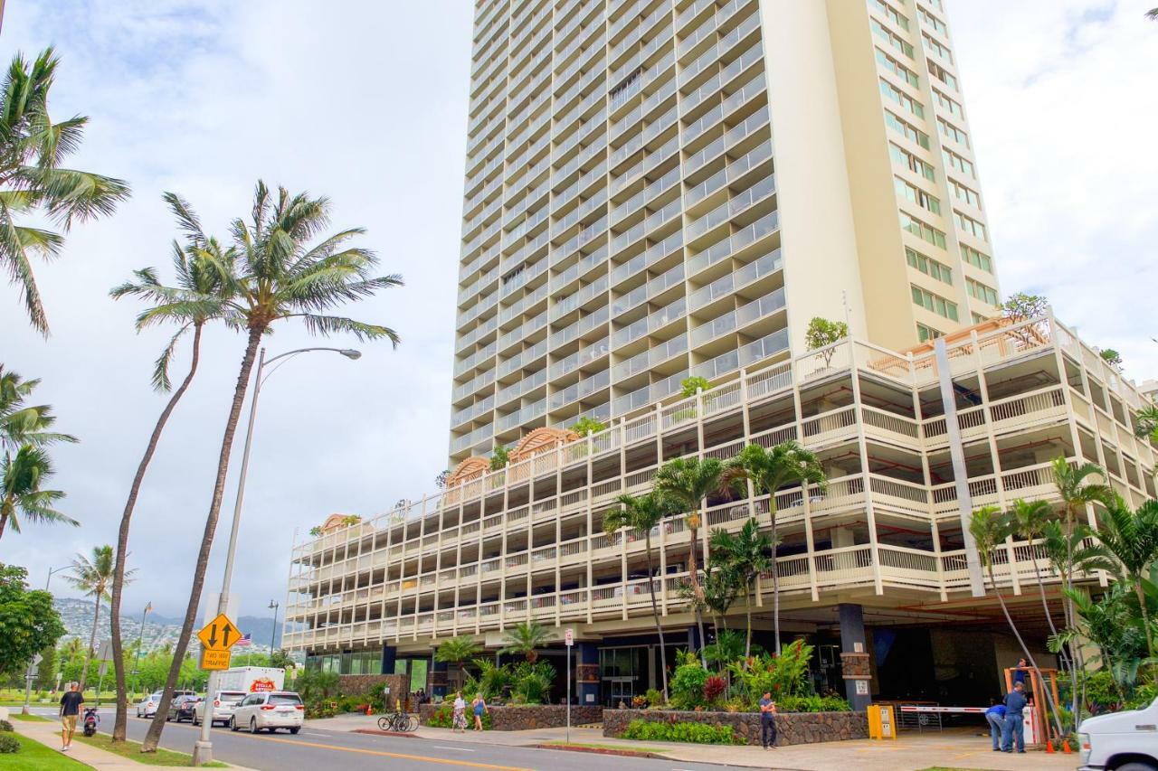 Island Colony Suites Хонолулу Екстериор снимка
